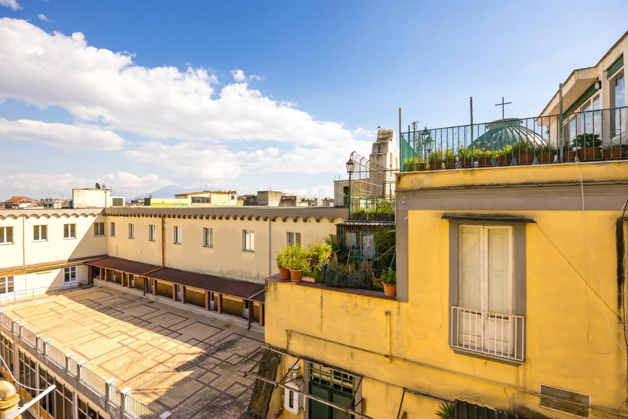 Carrozzieri Nest At Historical Center Apartment Naples Exterior photo